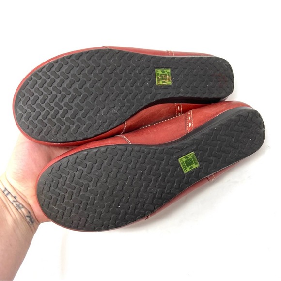 Earth Origins Red Leather Loafers Flats - Picture 4 of 5